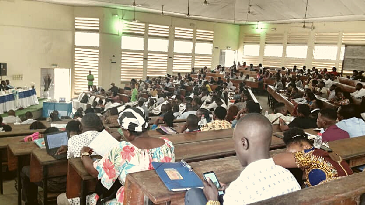 Université de Douala Café Scientifique le Département de biologie